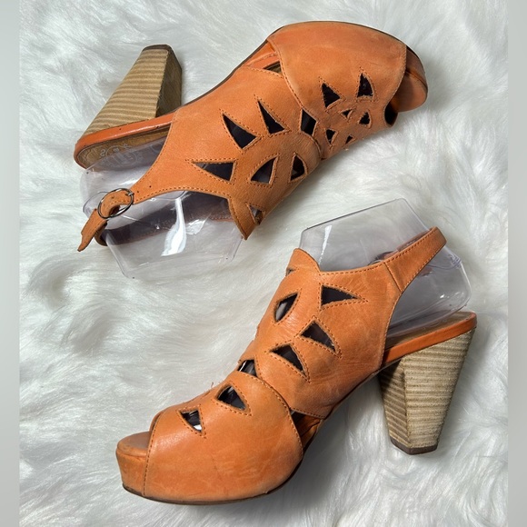 Jeffrey Campbell Church Orange Heels Size 7.5M - Picture 6 of 13